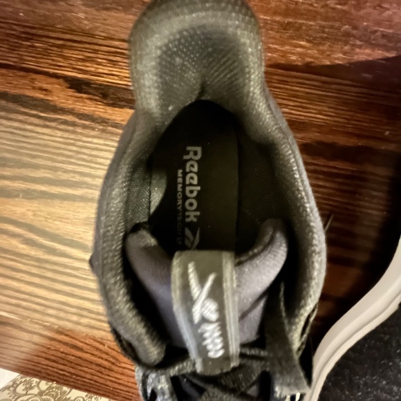 New Reebok walking shoes - Picture 4 of 4